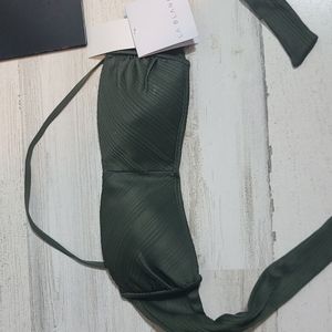 La Blanca bikini top size 4.  Padded.  New